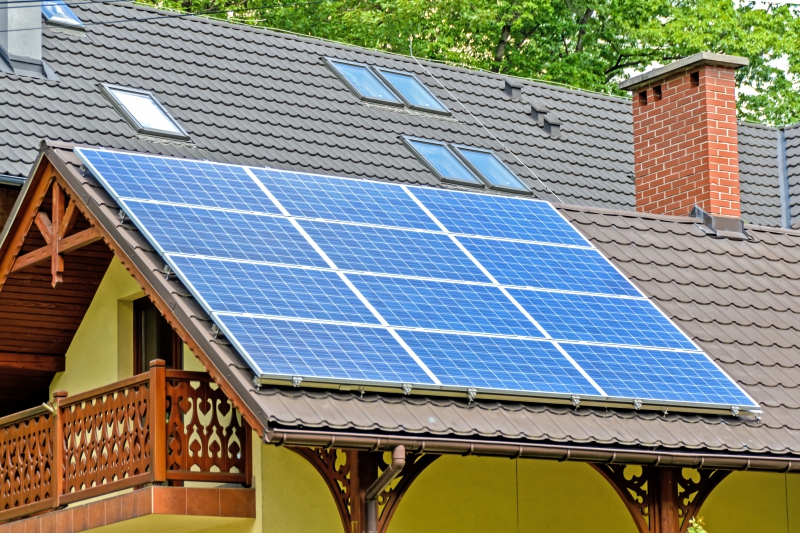 chauffagiste-BARJOLS-min_solar-panels-1477987